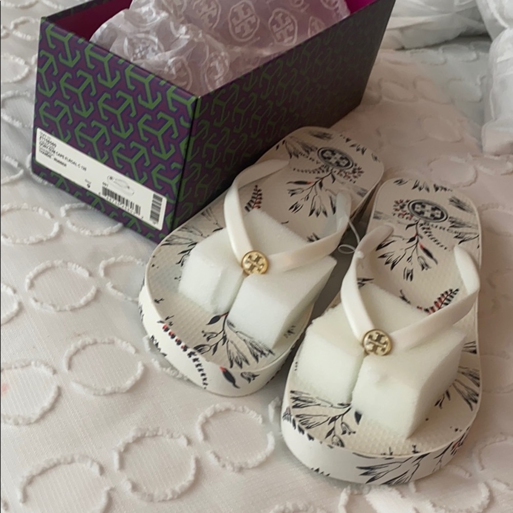 BNWT Tory Burch Thandie Wedge Thong Size 9